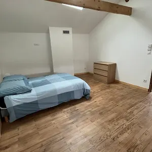  Hébergement de vacances Superbe Maison De Ville, Rénovée à 15 Min De Lyon France